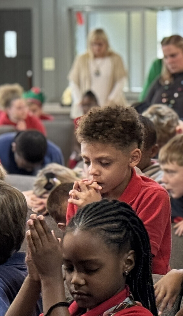 Kidsprayingcropped